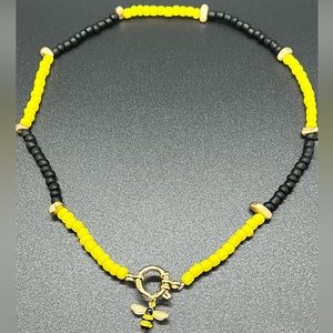NWT|Gold Bee 🐝 Choker |real sterling silver S925

B2